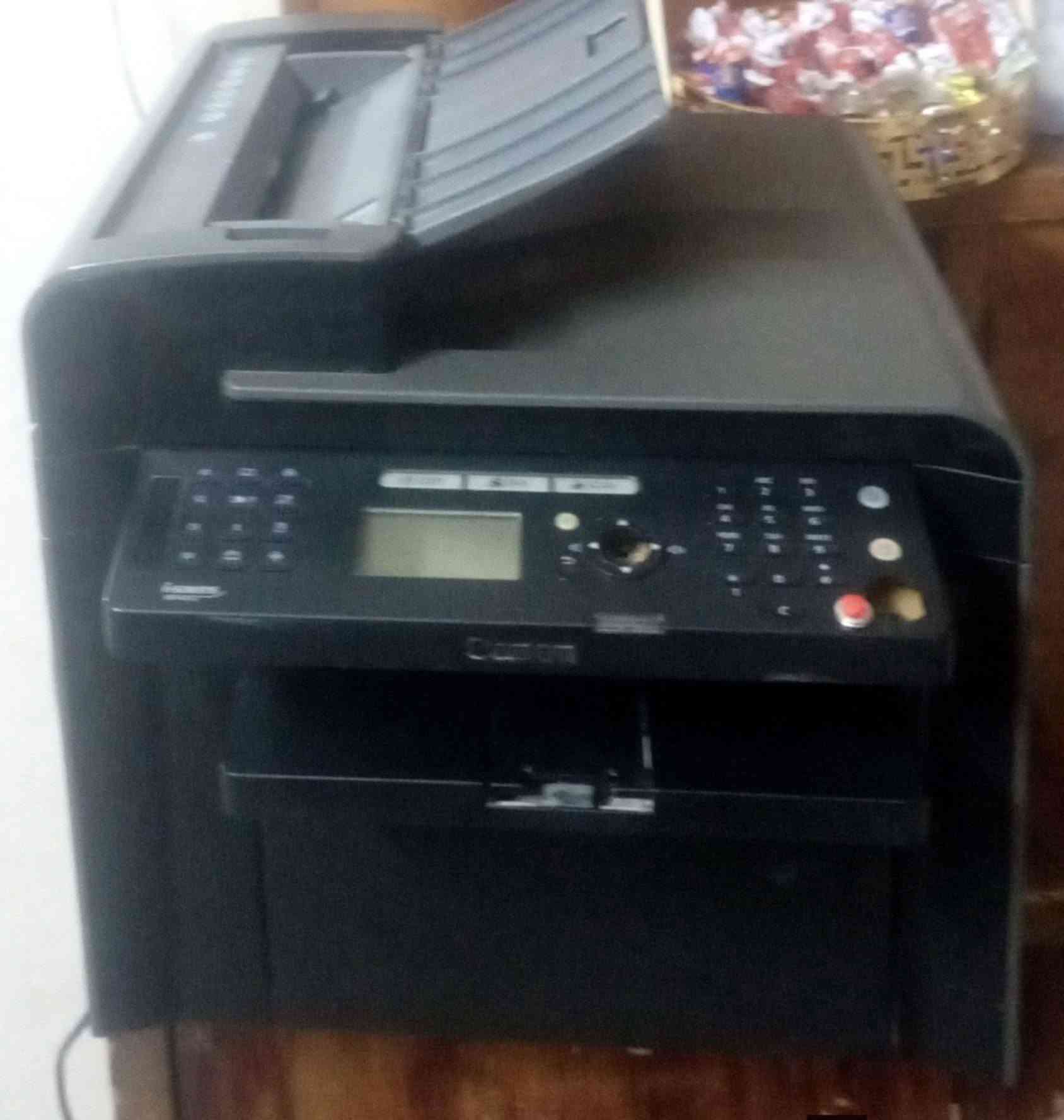 السلام عليكم 
طابعة كانون 4450 يطلع بيه كود مثل ما ظاهر بالصوره 
بيع او مراوس بطابعة احدث او جهاز سكنر وانطي فرق 
مكاني كربلاء 
***********
