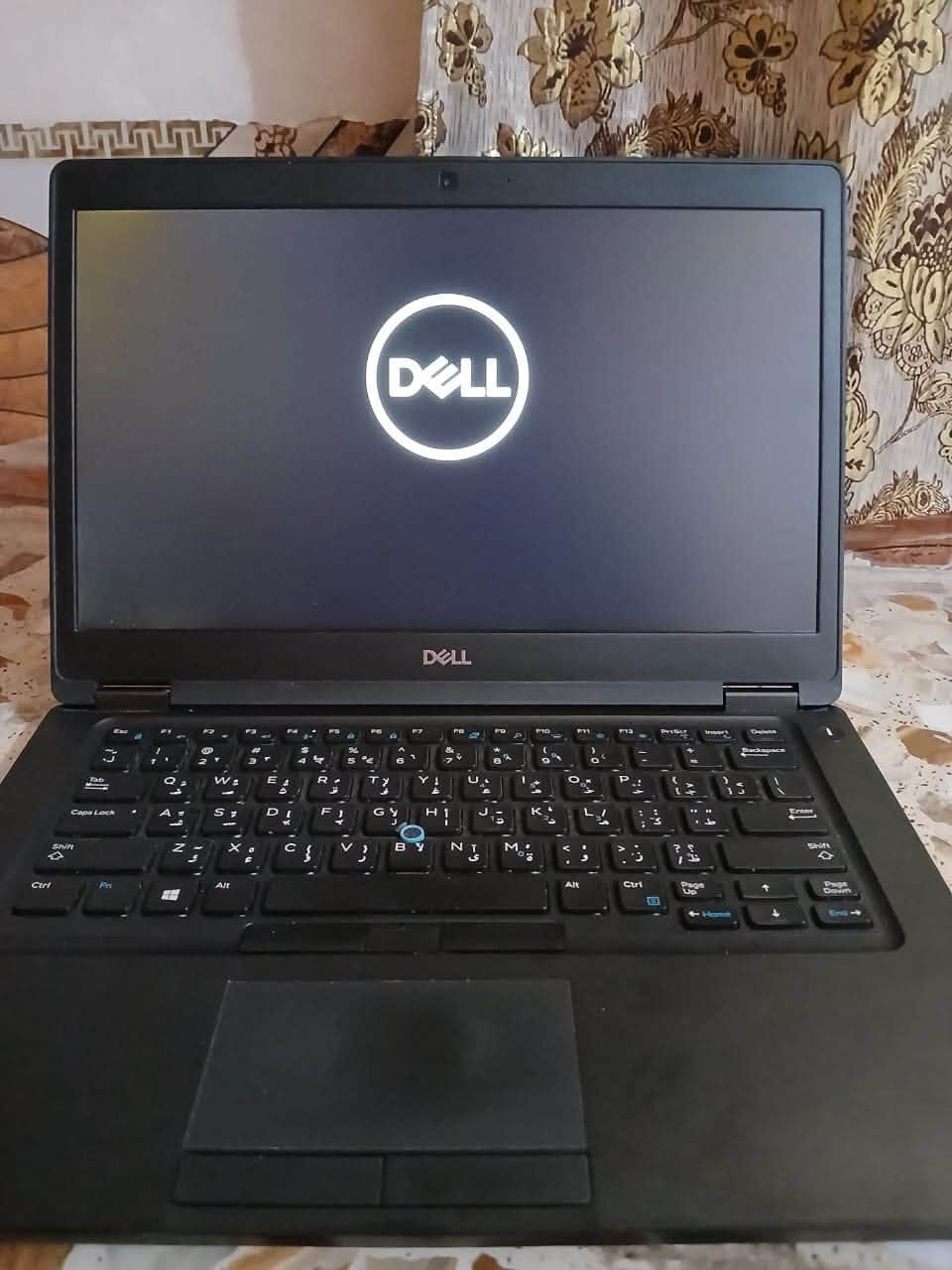 السلام عليكم 
لابتوب Dell جيل العاشر للبيع

معالج: Ryzen 5 pro 2500 يعادل intl core i5 10310 
رام: 8 DDR
هارد: 250  SSD m.2
كرت شاشة الداخلي: مدمج يفتح 8GB
كرت شاشة خارجي: 1GB AMD Radeon vega 8 Graphics
دقة الشاشه: FHD (1920*1080)
حجم الشاشة: 14 انج
تشغل يوتيوب  وسينمانه 4K

الابتوب موجه للالعاب والبرامج الهندسية يشغل الوتكاد والفوتوشوب وباقي لبرامج الهندسيه بسلاسه تامه
البطاريه ادوم 4 ساعات انطيك ضمان 3 ساعات

يحتوي على منافذ متعدده 
منفذ يوسبي عدد 4
منفذ لان
منفذ اج دي 
منفذين شحن

الابتوب مستخدم شي بسيط
الملحقات: الشاحنه الاصليه مالته

السعر: 200 الف وبي مجال 
التواصل خاص او على رقم الهاتف اتصال او واتساب 
***********

