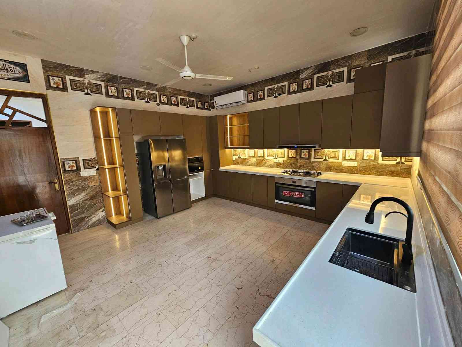 عمل مطابخ ✅وغرف نوم ✅وكناتير  ✅وديكورات ✅بورشه مكامله واحدث الاجهزه وادق التفاصيل ***********
