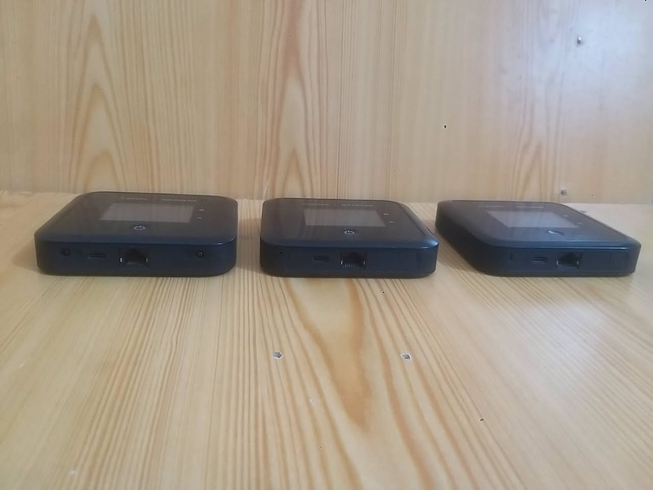 راوترات نتكير   m5  للبيع

5G

+4G
Wi fi 6
مفتوح لجميع ألشبكات 
أسيا __زين __كورك 

كات  22

يدمج ترددات تلقائي 

2.4 GHZ    //  5 GHZ        يبث بترددين 

منفذين للأنتنا الخارجية  Ts9 
منفذ لان  1 كيكا 

ملحقات الراوتر   بطاريه + محوله نتكير  +زوج انتنا Ts9 

ألسعر    190  ألف 

متوفر توصيل لكل محافظات ألعراق 

واتساب   ***********
