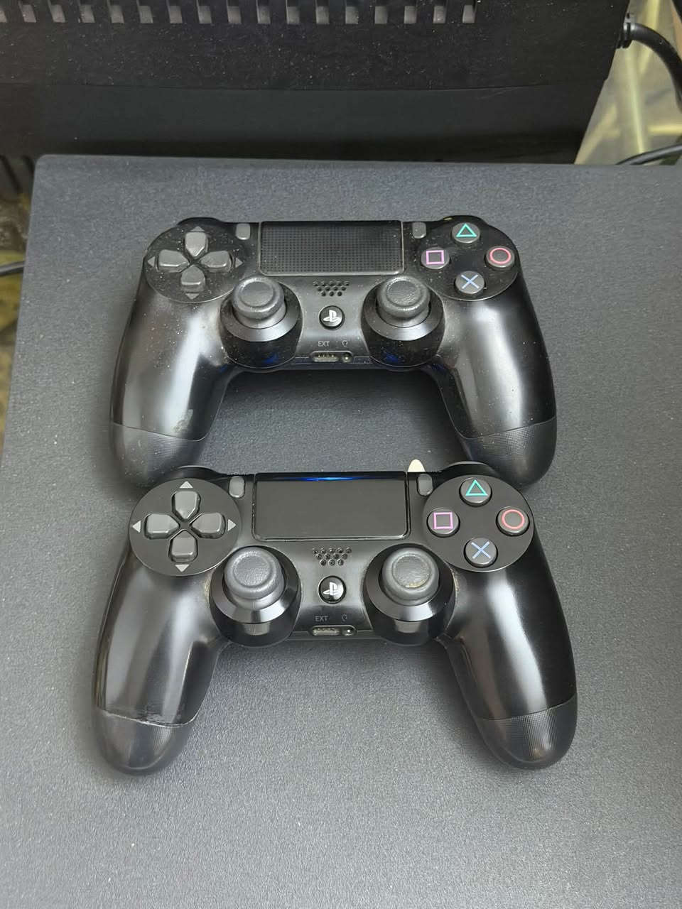 للبيع ps4 pro المساحه 1T اونلاين 
البلي نضيف مفتوح لغرض التنظيف فقط 
يجي ويا ٢ جوستك اصليات ولعبه gta 5 + واير HDMI
السعر 275 وبي مجال 
للتواصل : ***********
مكان : بغداد / حي العامل
