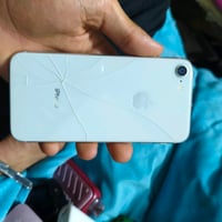ايفون 8 ذاكرته 64 مابي ايكلود يحتاجله بس بطاريه ويفيد قطع غيار  هوه جا...