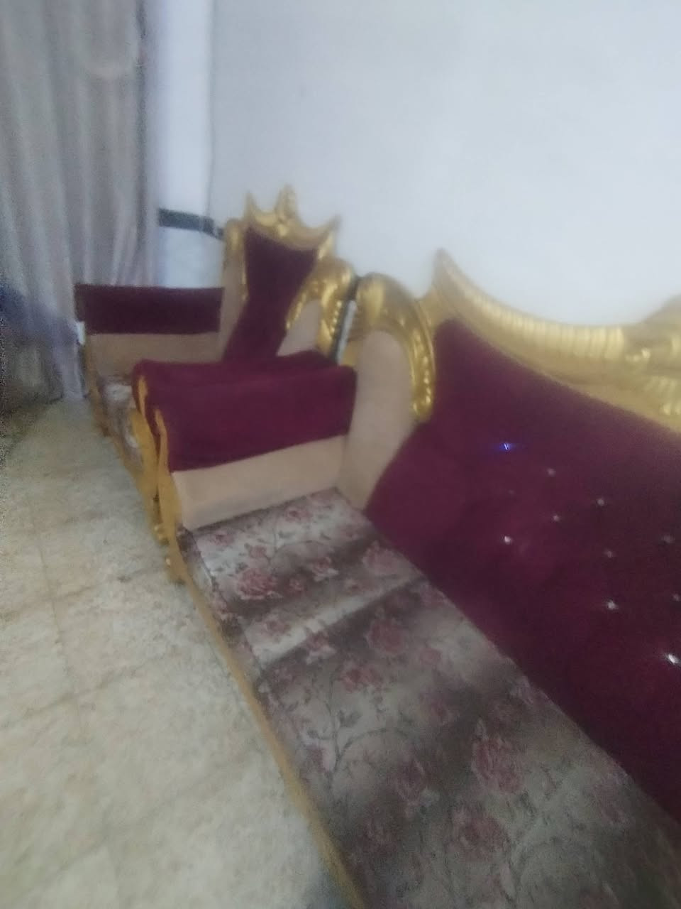 شارع جامع طه سعر ٣٠٠ مستعمل بي مجال ***********
