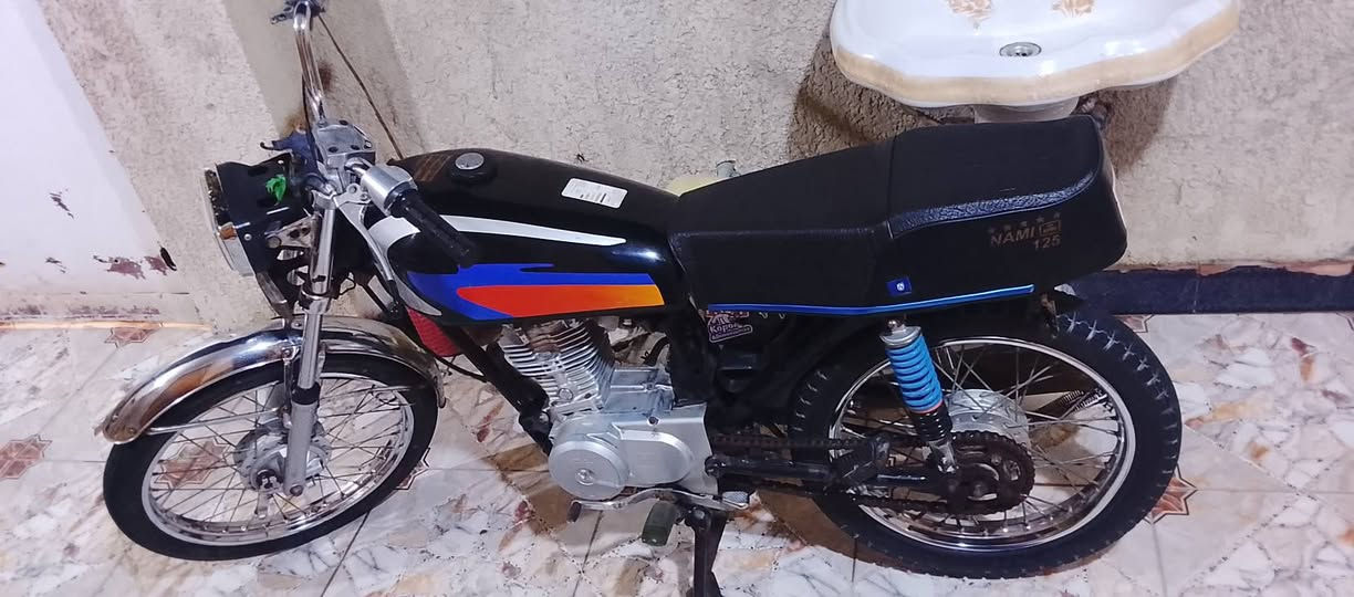 سلام عليكم دراجه يراني البيع نضيفه ادوات  سعره 400و بيه مجال بس الشراي يراسل *********** هاذا رقم واتساب عنواني بصره  قبله
