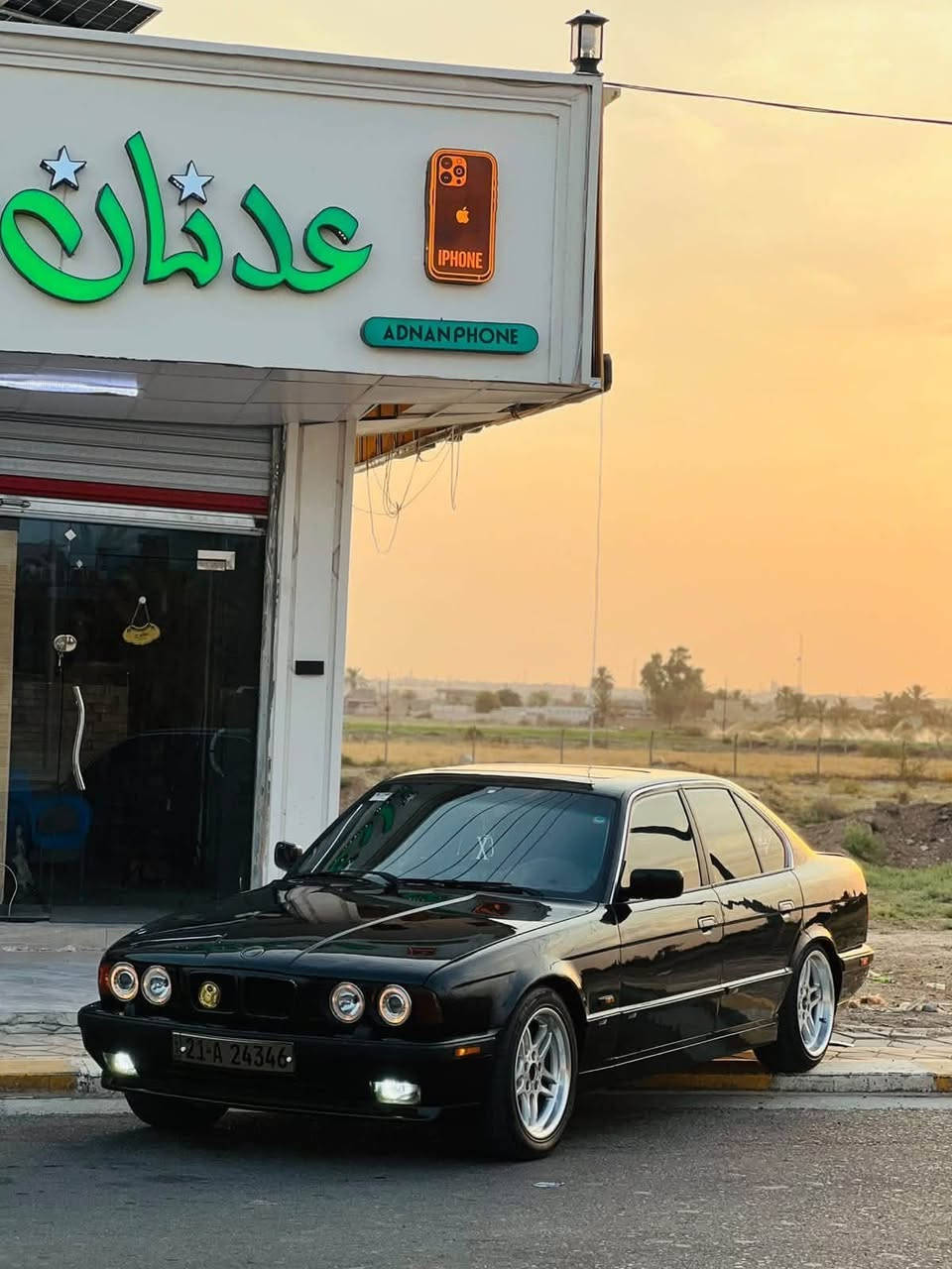 للبيع بيم دبليو
موديل 90 فول 1/1
رقم سليماينه دولي رقم جديد 
سنويه وهزه جديد
حجم 525 مسكر فانوس 
محرك كير صدر كلها شرط 
كير وتماتيك + كير عادي 
كهربائات كلها شغاله 
السياره بعدها على وضع الشركه 
السياره داخل وخارج فول نضافه 
السعر 63وبيها مجال 
***********
