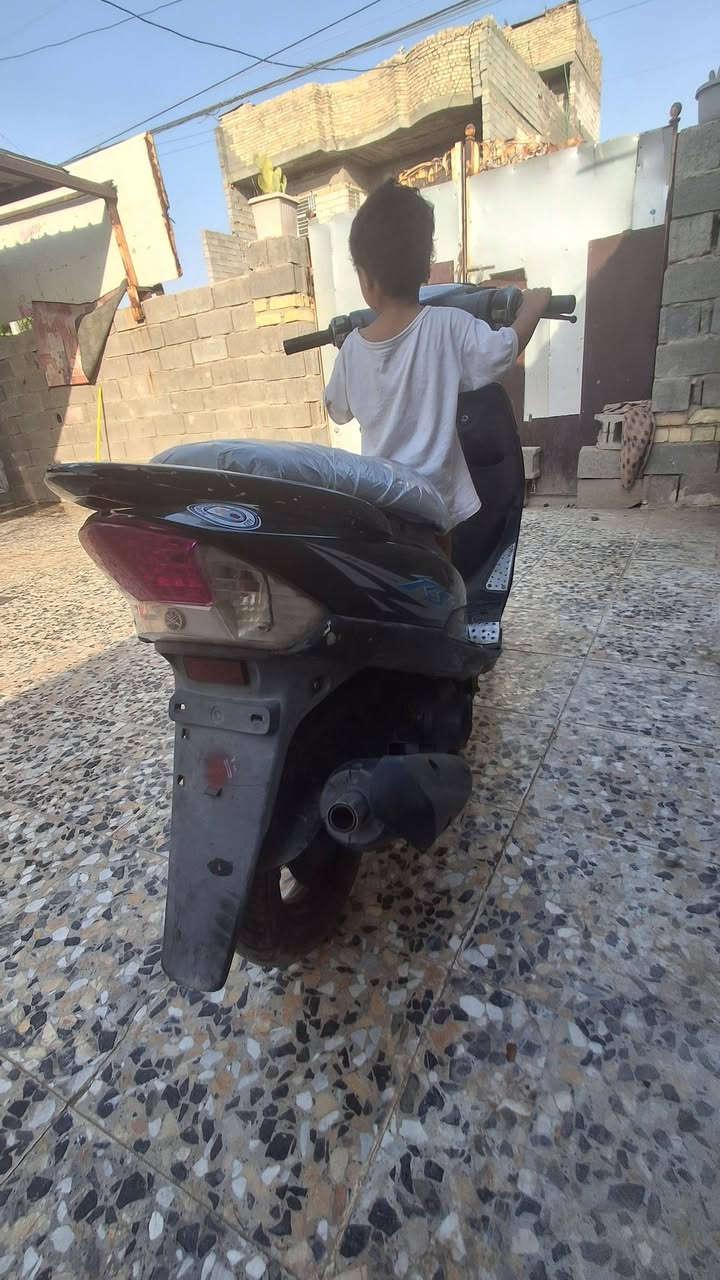 سلام عليكم ماكس عدله كله بلادي فقط صالنصه رياضي للبيع نكرة سلف مكينه ناعمه دراجه مشتغله متسمع صوتها السعر 650 وبيه مجال مكاني بغداد سبع قصور ***********
