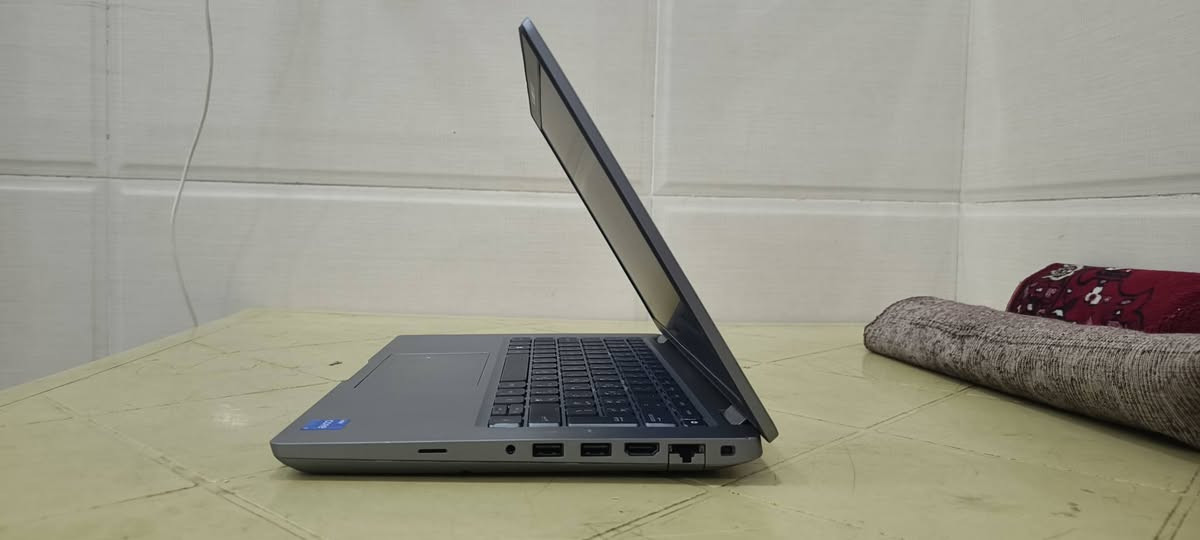 لابتوب للبيع
مواصفات
Dell Latitude 5421

Touch Screen

17 11th H

8GB DDR4

256GB SSD

Intel (R) UHD Graphics 4GB

حجم الشاشة 14

دقة الشاشة FHD
شاحن تايبسي شاشة لمس ايضأ لابتوب اعمال هندسية والتصميم 
اتصال ***********
