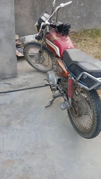 هوندا 125 • دراجة
