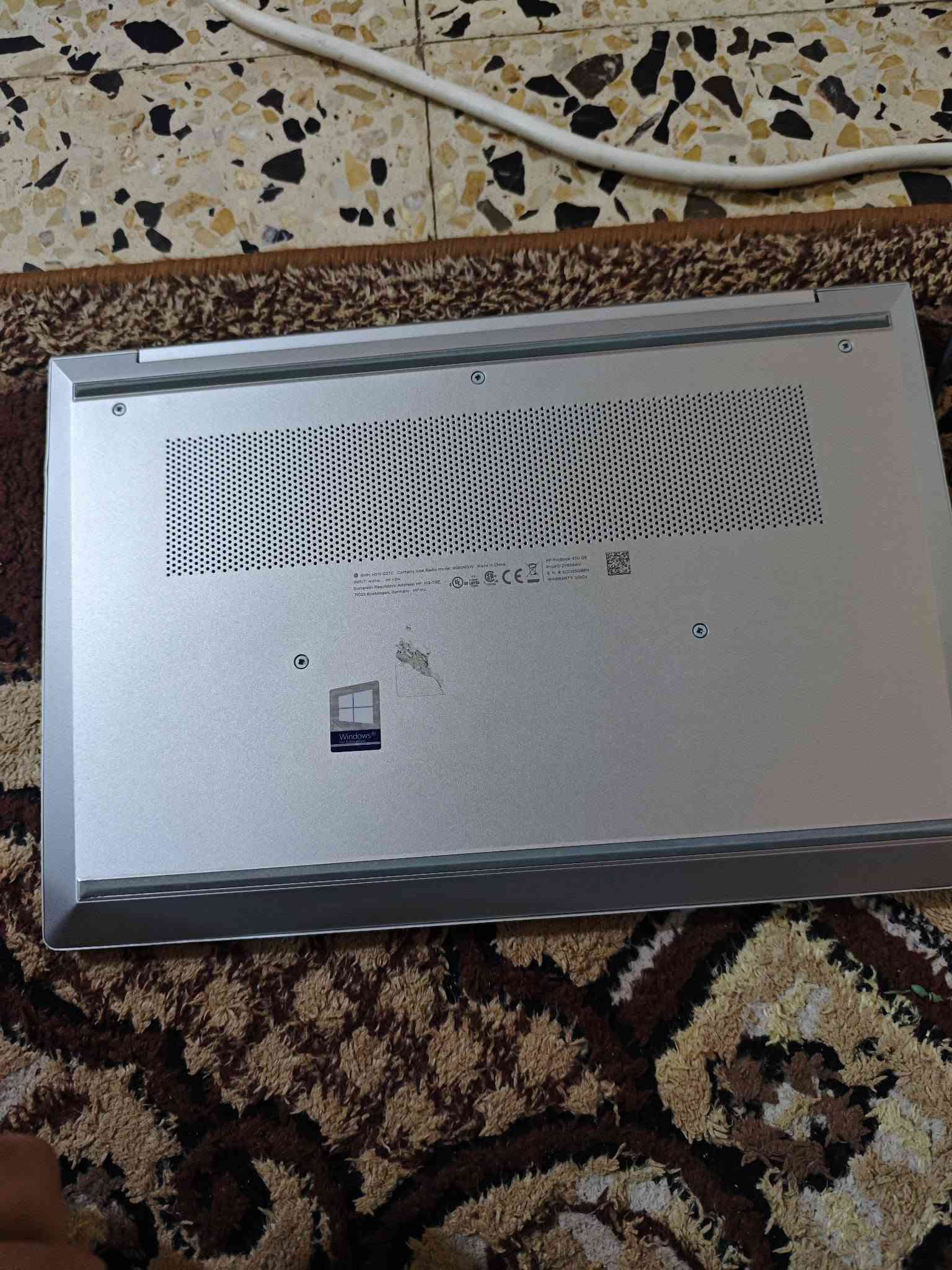 السلام عليكم لابتوب مكتبي وارد اوروبي نظيفة فول وتفيدك تصفح والعاب خفيفة جبتها بس استخدمتها قليل وسعرها 400 الف وبيها مجال ووياها ماوس وشاحنتها الاصلية
 اي واحد يريد يستفسر يجي على هذا الرقم واتساب 7765942546
