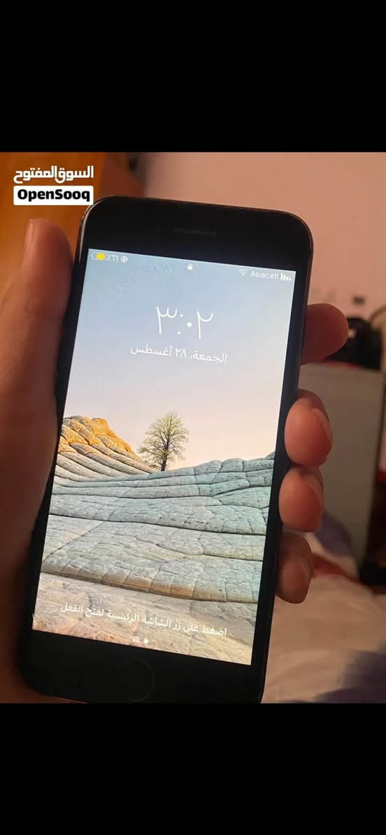 سعر  65 ألف آيفون 7  ذاكرة 128 بطارية 74 
بي شخطة صغيرة ب شاشة مامأثرة ولا مبينة 

واتساب ***********
