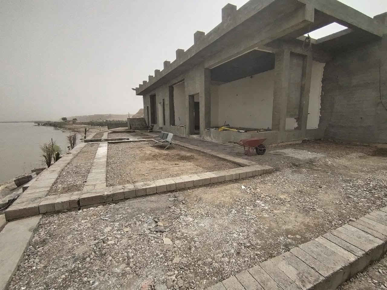 يوجد كادر تصفير بيوت تصفيط اساسات تسليح وصب وقالب خشب وتنضيف بيوت لبخ اساسات للستفسار اتصل علئ رقم ***********
