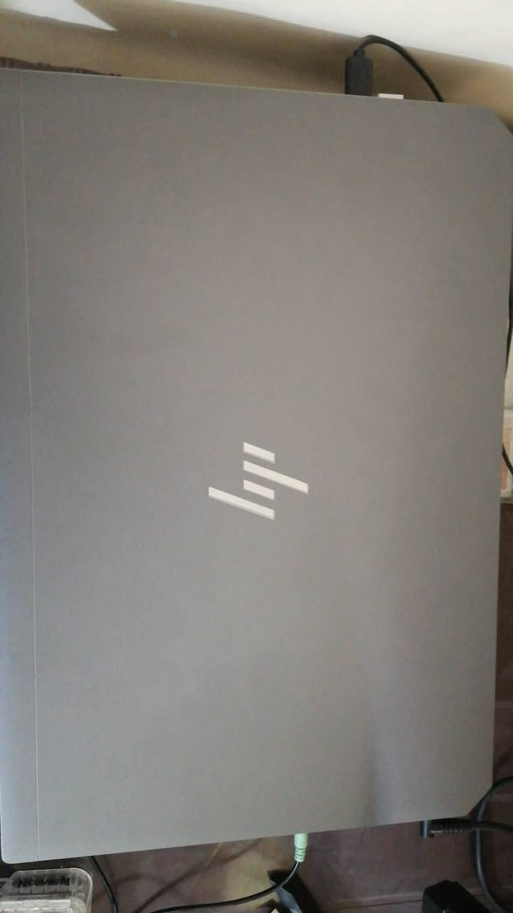 للبيع لابتوب HP ZBook 17 G5 - وحش المونتاج والتصميم
Workstation متنقل بأقوى المواصفات

المواصفات:
المعالج: Intel Xeon E-2176M الجيل 8 - 6 أنوية / 12 خيط 
          2.7GHz الى 4.4GHz Turbo
الرام: 32GB DDR4 2667MHz 
كرت الشاشة: NVIDIA Quadro P5200 16GB VRAM + Intel UHD P630
التخزين 512gb m.2 sata 
الموديل: HP ZBook 17 G5
الشاشة: 17.3 انش دقة الشاشة تدعم 4K

مخصص لـ:
مونتاج 4K / After Effects / Premiere / 3D Max / AutoCAD / Solidworks / Blender / برمجة / ريندر

كرت الـ Quadro P5200 16GB مهيأ 100% للبرامج الهندسية والمونتاج. استقرار عالي وبدون كراش.

الحالة: نظيف جدا 
السعر: 700 بيه مجال للتفاوض او مراوس بحاسبة كيمنك قوية 
المكان: موصل 
للتواصل: ***********
