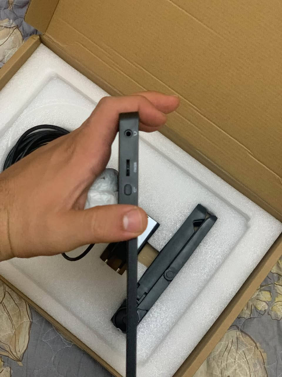 شاشة ومايك
سلام عليكم شاشة محمولة بهالشكل 2k ترهم حاسبة مبايل كلشي حتى سماعات بيها كامل ملحقات ستاند و وايرات سعرها 100 الف 
والمايك بهالشكل جدا ثكيل بشكل مو طبيعي ماركة كلش حلوة سعره 125 
مكاني بابل يوجد توصيل ***********
