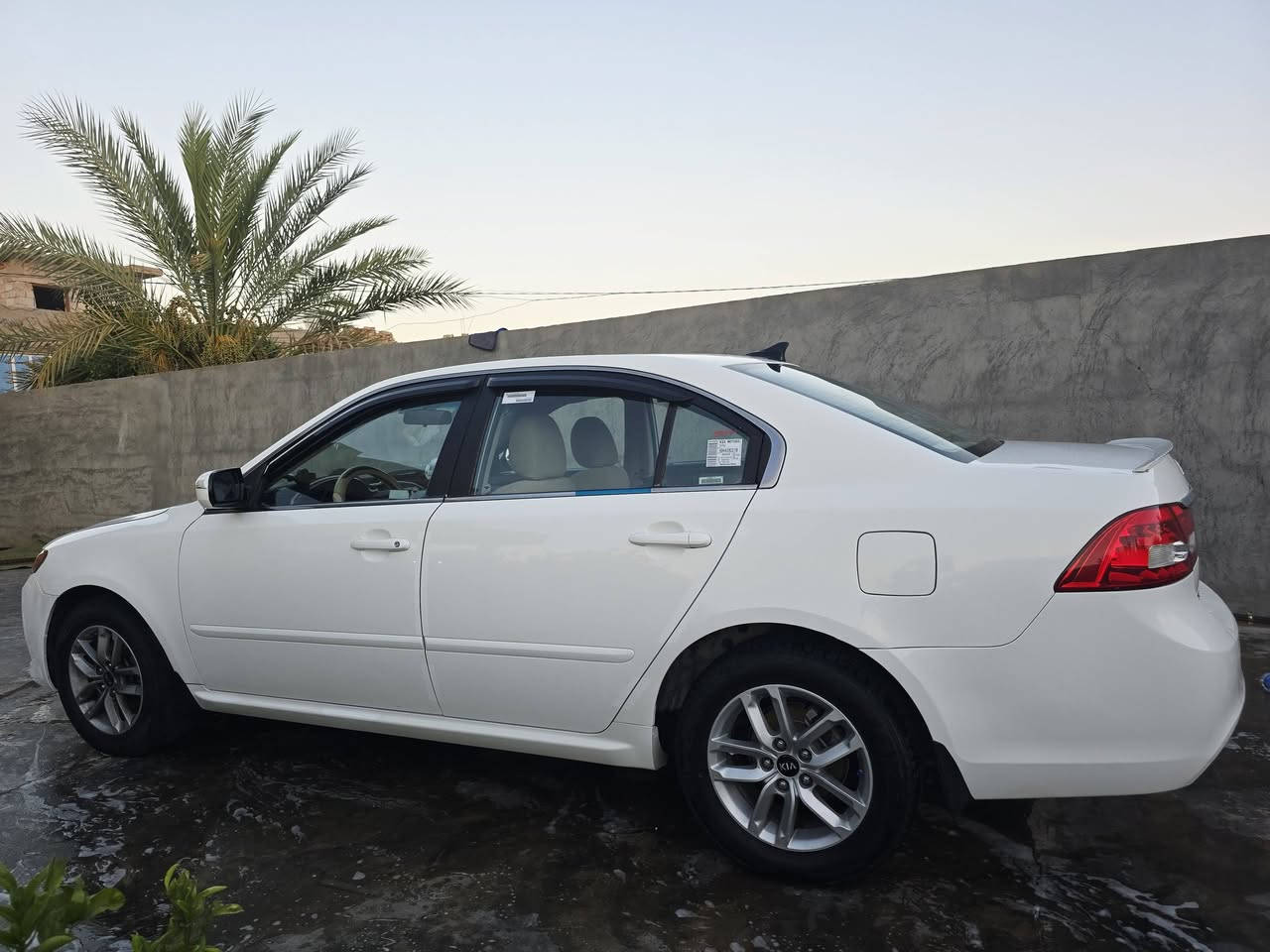 سلام عليكم سياره ابتما للبيع موديل 2010 وارد امريكي محرك 2400دوش صبغ 3قطع بدون دواخل تبريد كهربائيات كلها شغاله رقم انبار شرط التحويل  السعر 100بيه مجال شي قليل *********** عنوان فلوجه او كرمه الشهابي
