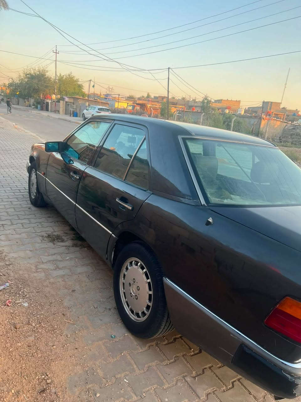 مارسيدس دب ١٩٩١ رقم بغداد مكينه ثنين ونص بطه محور  رقم بغداد العنوان كربلاء ***********
