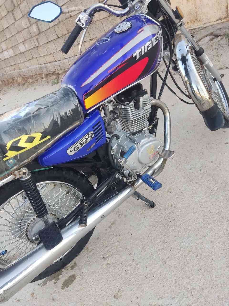 موطور للبيع 21معمر جديد كلشي شقال موطور نظيف مايعوزو شي السعر 525وبي مجال شي قليل رقم الهاتف ***********وتساب
