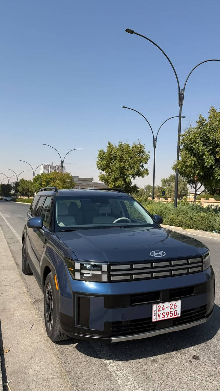 🚘 Hyundai Santa Fe SEL 2026
📌 VIN: 5NMP2DGL3TH172012
⚙️ المحرك: 2.5 تيربو – 4 سلندر – AWD
🔥 القوة: 277 حصان
🎨 اللون: Atlantis Blue الجديد
🤍 الداخلية: جلد أبيض بالكامل
👨‍👩‍👧‍👦 3 صفوف – 7 ركاب
📍 الموقع: أربيل
🛣️ الممشى: 7,800 ميل فقط

أبرز المواصفات:
• شاشة كبيرة متصلة مع العداد
• رادارات أمامية وجانبية وخلفية• تحديد المسار والقيادة المساعدة + Blind Spot
• فرملة تلقائية + حساسات أمامية وخلفية
• دخول وتشغيل ذكي + تشغيل عن بُعد
• فرامل يد إلكترونية + Auto Hold
• 4 وضعيات قيادة: Normal / Sport / Custom / Snow
• مثبت سرعة ذكي + مثبت نزول منحدرات
• تبريد أمامي وخلفي والصف الثالث
• تدفئة الكراسي الأمامية
• كرسي السائق كهربائي
• صندوق كهربائي
• شاحن لاسلكي + USB-C لجميع المقاعد
• كاميرا خلفية
• جميع الإنارة LED
• قفل أطفال ISOFIX
• إضاءة مقابض الأبواب الخارجية
   وبيها بعد مواصفات اكثر
 حالة السيارة:
السيارة دخول جديد ومصلحة على إيدي، وجميع القطع المستخدمة بلاديه شركة.
الحادث موضح بالصور، والصبغ فقط نصف البونيت، والجاملغ وحافة باب السائق مصلح بـ PDR.

✅ ممشى قليل جداً
✅ نظافة ممتازة
✅ بدون مصاريف إضافية
✅ السياره على الطبيعة أحلى من الصور
📋 كاتي أربيل – تترقم شمالي

سعر السيارة : 237 وبيها مجال
***********
