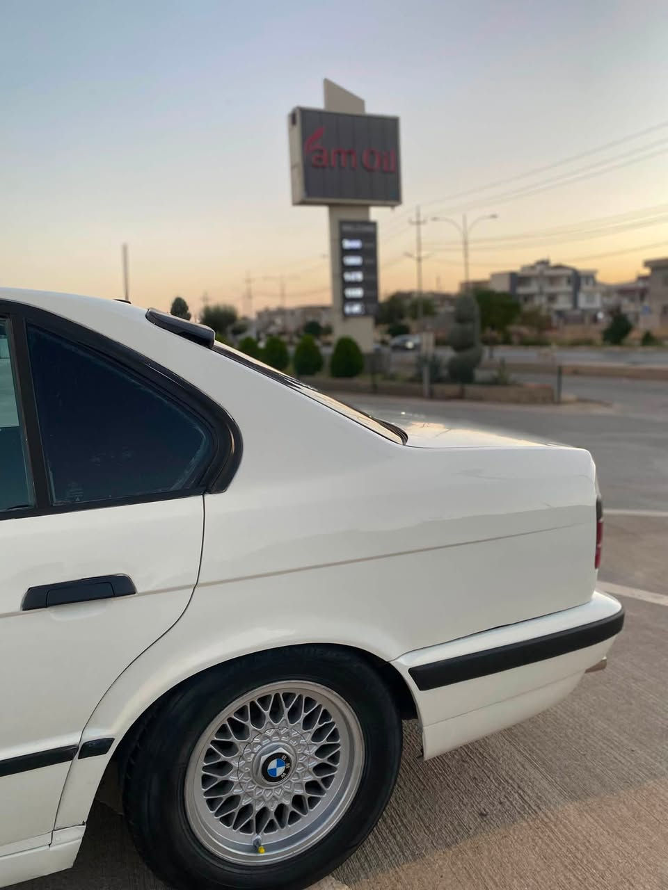 بەناوی خوا BMW 520 گێڕ حادی، ئاڕم پلاستیک هەولێر ئاڕم و ئەوەلیات و موس و بڕاوەو لێدران بەشەرت ، ڕەقەم پلێتی ئەسڵی ، کورە بۆجوانی بێ چاڵ و قوپ، مۆدیل 91 کراوەتە 95 , گێڕو مەکینە ئەوروپی هەڵمیشی نیە لۆک ، کلاج ڕادیس🚀, سڵایدی کارەبا مەزبوت ، ئێڕباگ ، فۆڕمیکا ، پێش گەورە، جەگی بیلادی ، کوشن پەڕۆی بیلادی لۆک ، 4 تایەو ویل حەسیر سفر ،دەحامیM ,گزۆزM, لایتی بیلادی زینۆن، تەبرید بەس کۆپرێسەری نەقسە گەرمی مەزبوت ،ڕۆن و بانس و سێرڤسی کامل ، گێڕو مەکینە و کارەبای و تەقەو ڕەقە بەشەرتی هەزار فیتەر ماڵەکە بەس ماشاءالله ی دەوێ نرخی (39) گەڵایە، شوێن ڕانیە *********** ئەدمین 🖤
