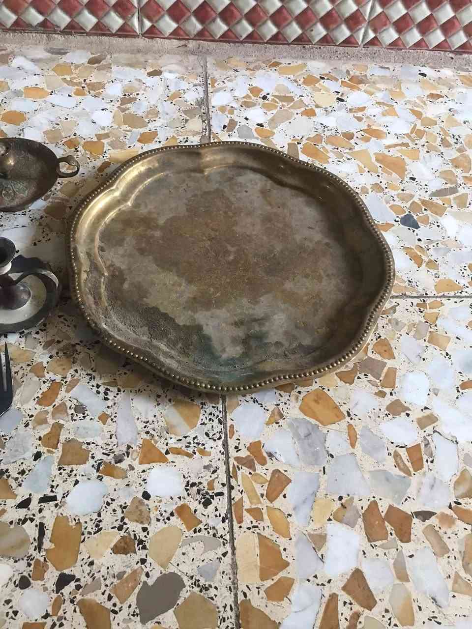 السلام عليكم انتيكات للبيع ابيع شلع السعر 75 قفل بغداد الي يريدهن ينتصل ***********
