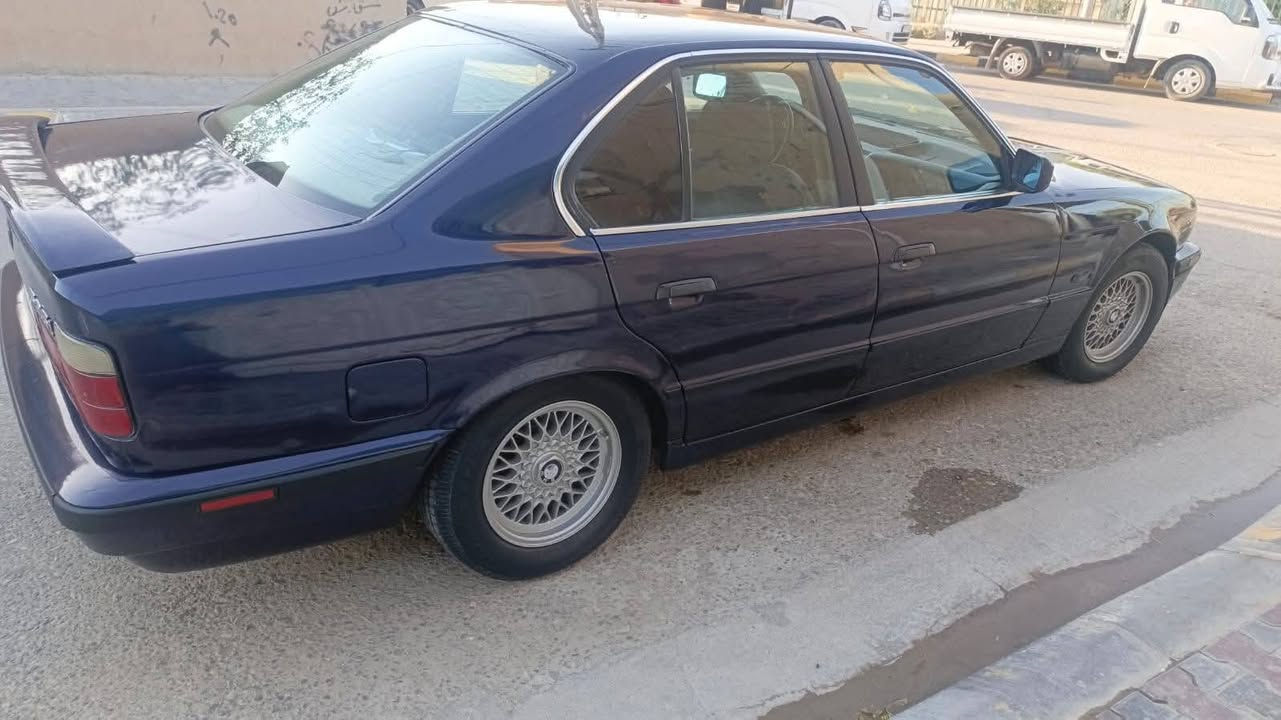 بي م دبليو 535 محدثة 525 موديل 1991 رقم بغداد محرك 6 مسكر تبريد قطعتين
مكفولة من الضربه سنوية جديدة بأسمي السعر 55 بيها مجال 

مكاني واسط ناحية شيخ سعد للاستفسار  ***********
