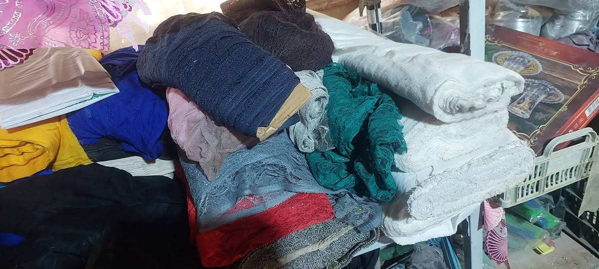 السلام عليكم تصفيه محل 
قيراجات و لوازم  خياطه 
 اقمشة منوع للبيع  
شهربان حي الشهداء 
هاتف***********
او مراسه على الخاص
