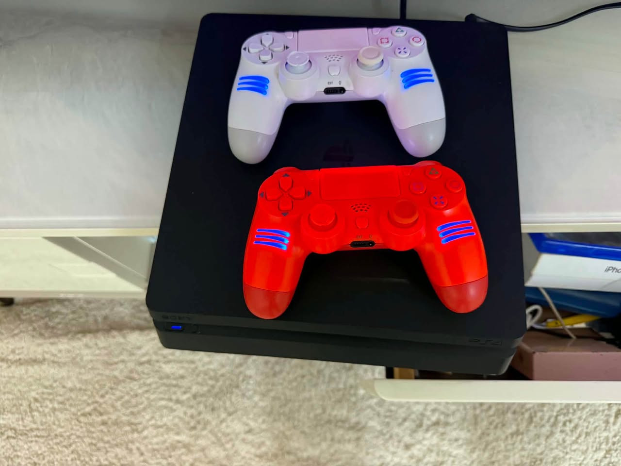 Ps4 سلیم ١تێڕا نەکراوە ٢دەسکی لەگەڵە نرخی ٢٢٠هەزارەو مەحامەلەیەکی کەمیش ڕەقەم تەلەفۆن *********** 
ڕانیە-حاجیاوا رانية, السليمانية

