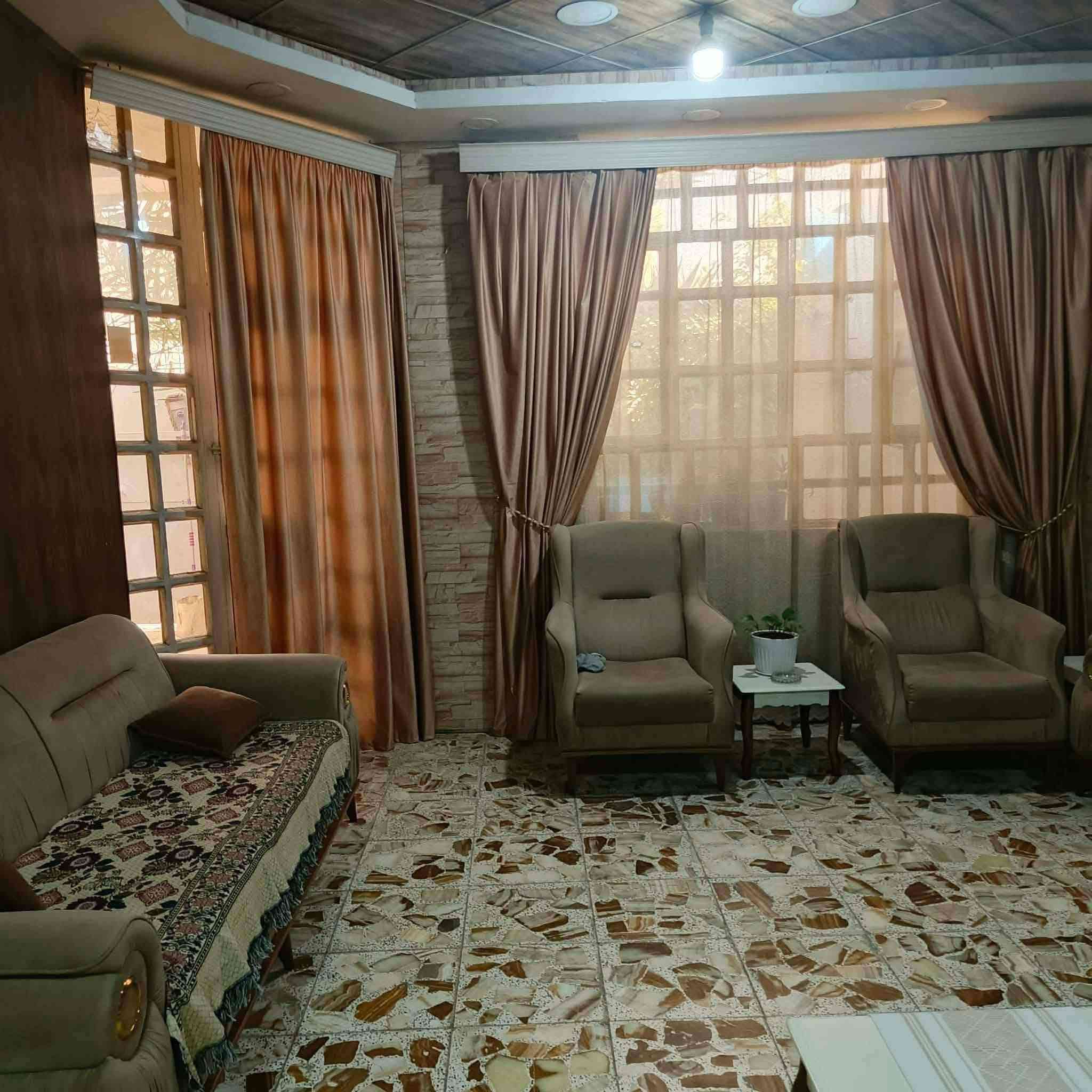 سلام عليكم دار للبيع ٢٠٠متر سند اصفر على قناة فرع مقابيل الجسر الجديد مال لقناة بيت جاهز ونضيف غرفتين نوم واستقبال وكراج وحديقه ومطبخ وفوك غرفه صغيره
للاستفسار اتصال على الرقم 
***********
سلام عليكم دار للبيع ٢٠٠متر سند اصفر على قناة فرع مقابيل الجسر الجديد مال لقناة بيت جاهز ونضيف غرفتين نوم واستقبال وكراج وحديقه ومطبخ وفوك غرفه صغيره
