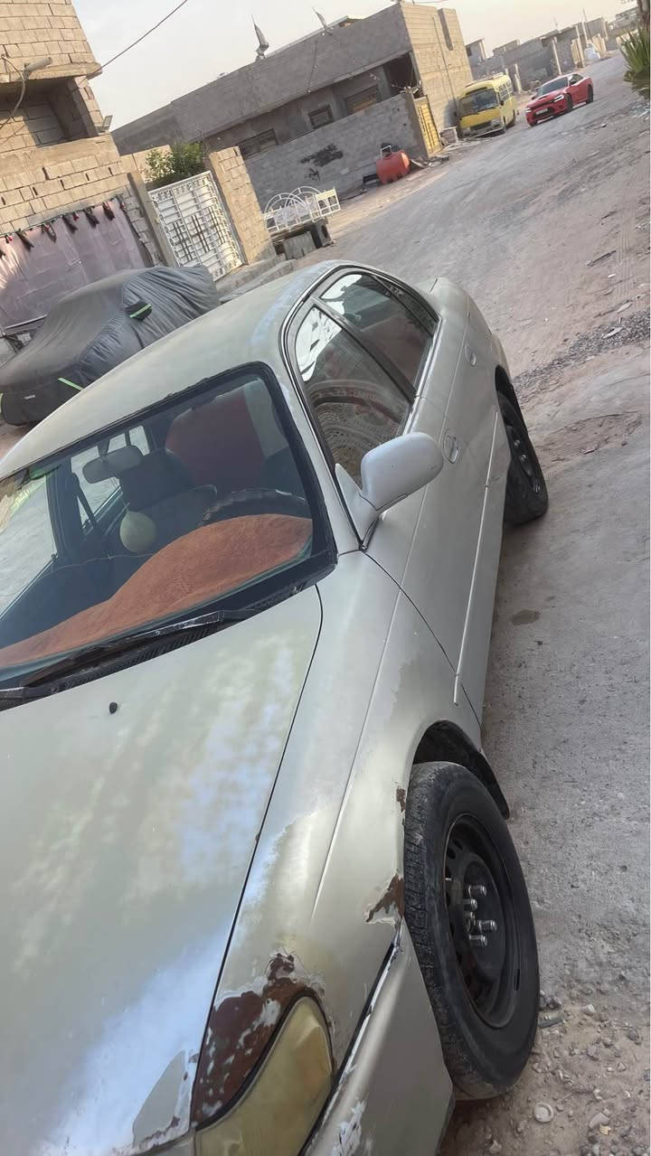 كورلا ٩٣ سيارة حلوة وبلادية عوزة حدادية 

السيارة حائز ثالث 

سعر ٣٩ وبيه مجال

*********** البصرة, العراق
