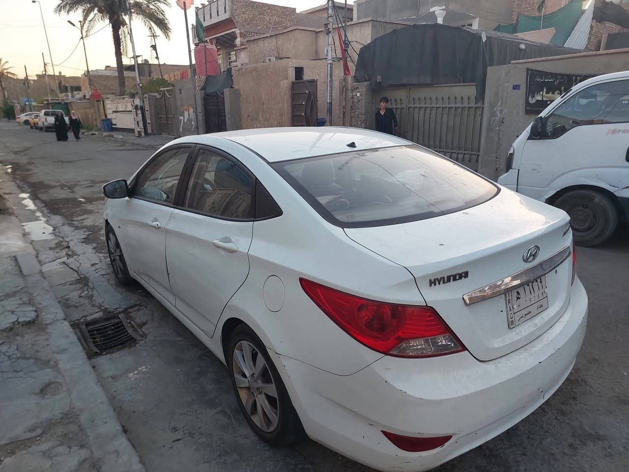 اكسنت موديل 2013 رقم بغداد (سنوية منتهية) 
مكينة مكفولة .. كير مكفول .. قطرتين .. تبريد ثلج ..
السيارة استخدام للدوام ذهابا وايابا ومنزلية .
مكينة غير متعوبة ابدا الدهن اصلي .. البنزين محسن فقط .. 
اسكن بغداد الكمالية 
مزيد من التفاصيل والسعر على الرقم 
***********
يتوفر واتساب
