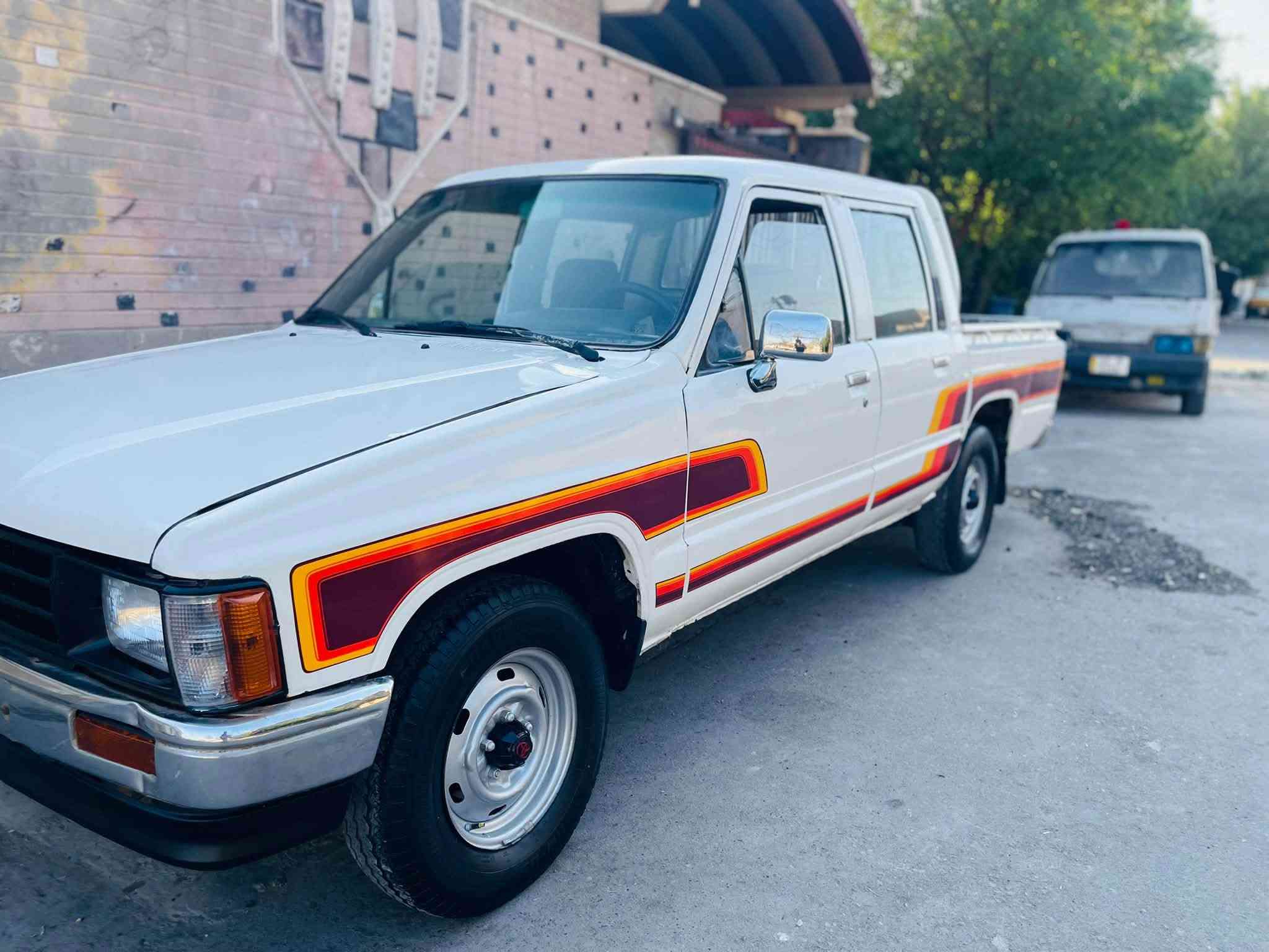 البيع بيكم تيوتا 
موديل 1988 كير مكينه مكفول
شواصي مكفوله دواخل نضيفه 
رقم بغداد شرط التحويل 
مصبوغه حزام بدون ضربه 
مكان بغداد السعر 33 وبيه مجال
رقمي ***********
