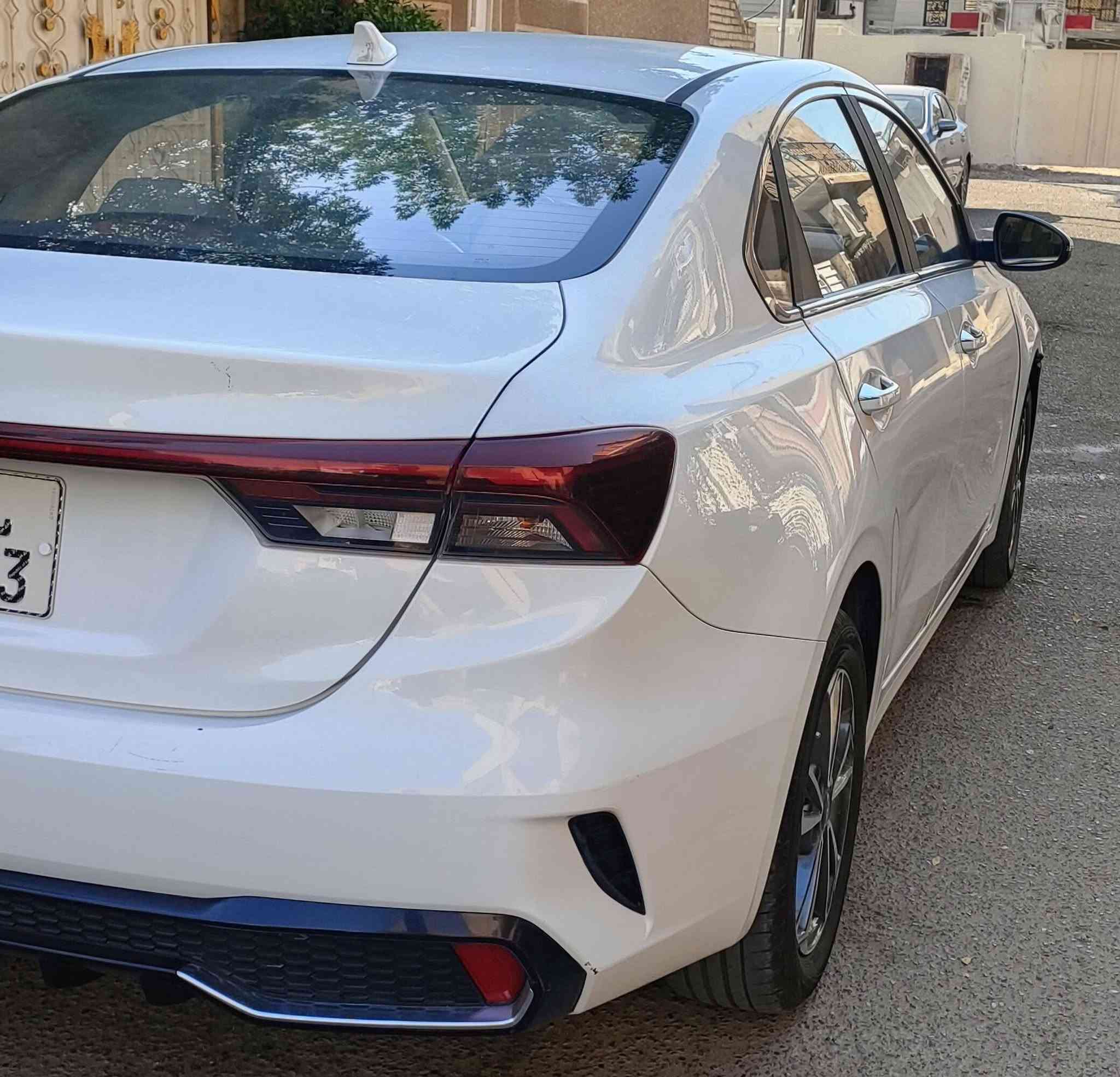 السلام عليكم 
للبيع  كيا
K3
موديل 23 
خليجي تجميع الصين
رقم بغداد الجديد 
ماشية 80 الف 
محرك 1500 دبل نوزل 

فول مواصفات 
من سلايد وتحكمات 
وبصمة تشغيل وابواب
ولد نهاري ليلي
ولد ابواب
وداخل جلد
تبريد قطعتين 
شاشه لمس
دشبول دجتل
وباقي مواصفات الفول

مكفولة من الصبغ والتبديل 
( باب خلفيه بيها طخة ترجع بارد
ورصعه بسيطه بالجاملغ امامي.)
موضحه بالصور.
مكاني بغداد 
حي الاعلام 
السعر 129
***********
