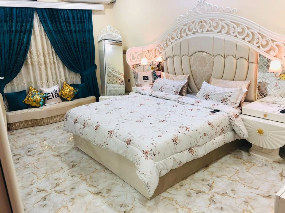 سلام عليكم غرفة نوم للبيع بسعر مناسب
ا مابيه لاكسر ولاشي 
للاستفسار

***********
