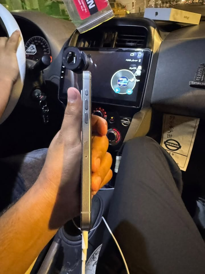 ايفون ١٥ برو ماكس • شاشه اصليه • بطاريته ٨٩