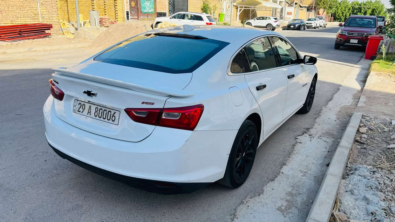 تحيه طيبه…❤️
سياره للبيع نوع شوفرليت ماليبو 
موديل ٢٠٢٠ 
رقم واسط حره تحويل مباشر 
لون ابيض 
.
وارد امريكي حادثها باب الخلف السايق والجاملغ الخلفي 
وهنا بالعراق نطخ الباب الوره الصدر يعني النتيجه ٣ قطع وعندي بيها سونار بجمها مكفول ع كبس الشركه 
.
مواصفات RS
بصمه تشغيل وابواب 
شاشه كار بلي 
كامره دواره 
كشنات كهربائيه 
دبل صالنصه 
تحكم ستيرن جهتين 
تبريد ثلج 
تايرات نظيفه 
صدرها الامامي مبدل جديد 
كير ومكينه مكفولات 
وماشيه ١٢٠ الف فقط 
وسعرها ٩٥ وبيها مجال بسيط بعد المعاينه سعرها حالها حال المعوقين وهاي حره سعرها مناسب بالعافيه ع الياخذها
ومكانه بالكوت مركز المدينه 
وهذا رقمي ***********
