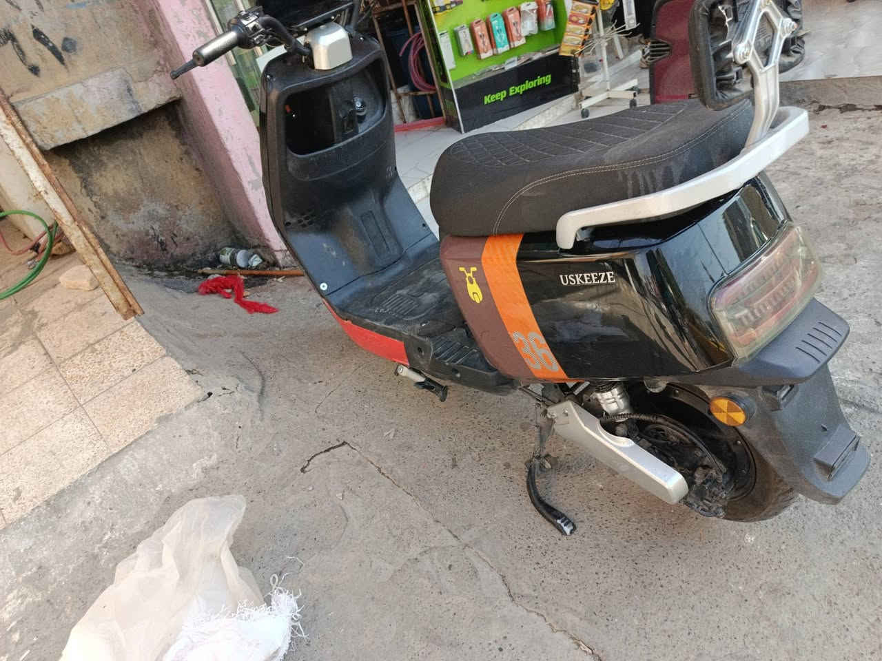 سلام عليكم للبيع ماطور رياضي 36 فول نضافه 
تايرات جدد بطاريات الوينلي الاصلي طخم كامل شديت و الويل يشهد الله عليه ب 60 تو سايز ملف 2000.. تجي اطلع بي تعرف شكد قوته  3 نمر السعر 550 وبي مجال نواقص بس طفاريه بل باب انطخت وانكسرت ***********
