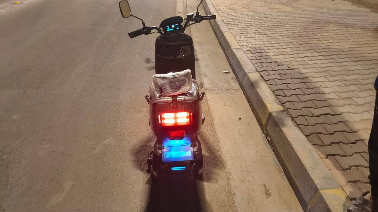 ماطور شحن للبيع مستخدم قليل نضيف سعراه 600وبيه مجال شراي ***********
