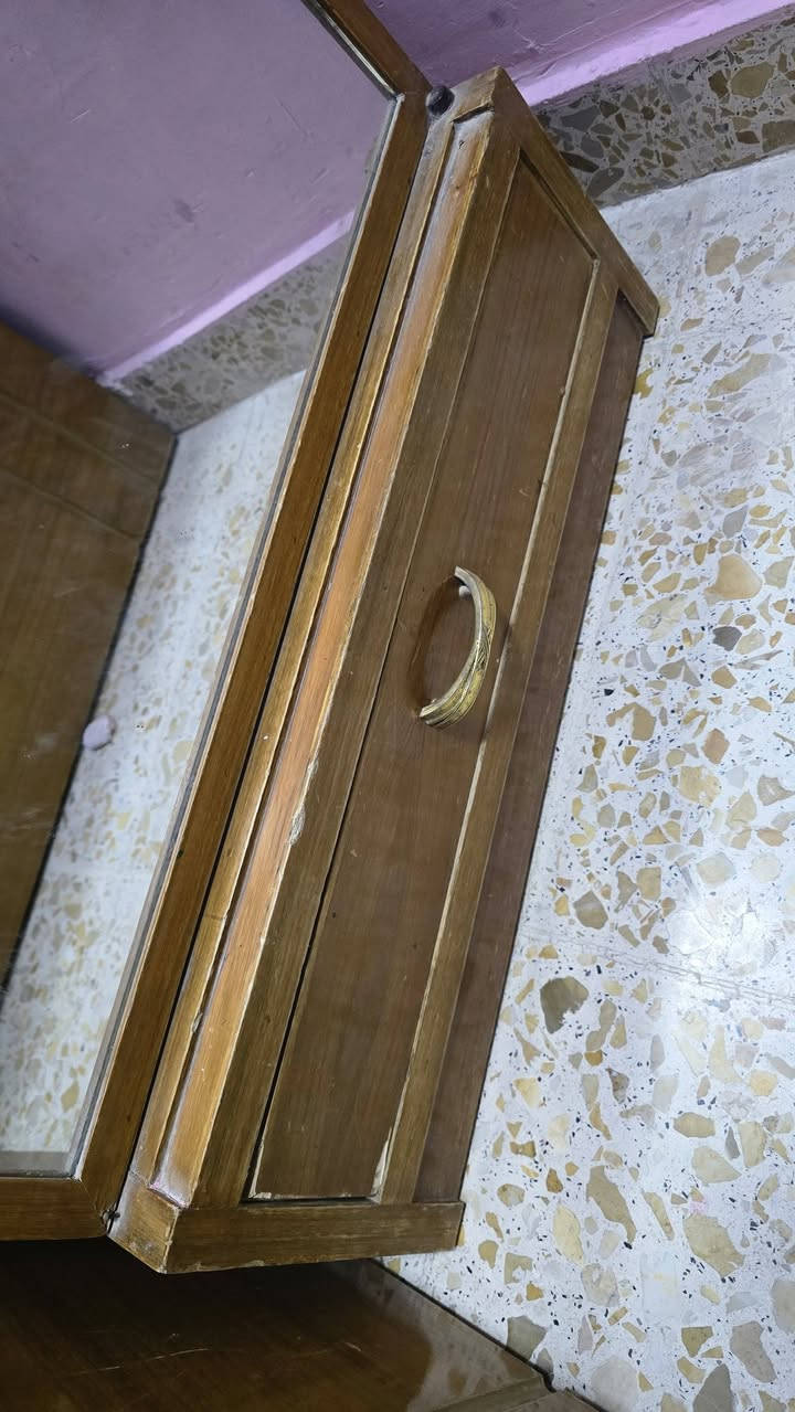 السلام عليكم اغراض مستخدمه للبيع شغل تفصال درجه اولى 
للاستفسار ***********
