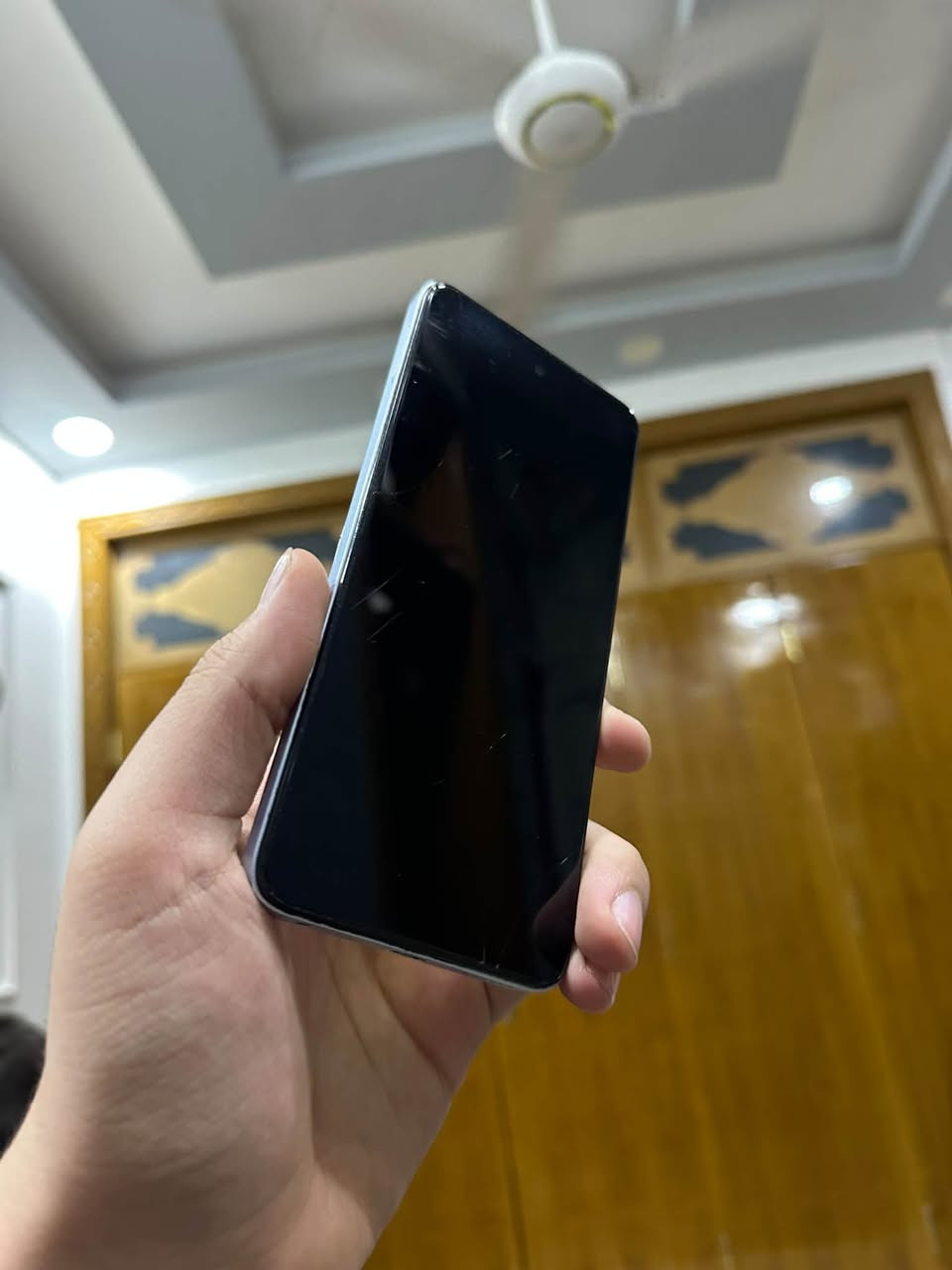 تكنو SPARK GO 2024
ذاكره 128 
دبل سيم كارت
لون متقلب
مكفول من الفتح ونضيف 
كلشي شغال بي 
بصمه- كاميرات - اتصال - وايفاي 
فقط الشاشه بيه شخوط مال استخدام هم متبين كلش
سعره 80 
مكاني نجف 
***********
