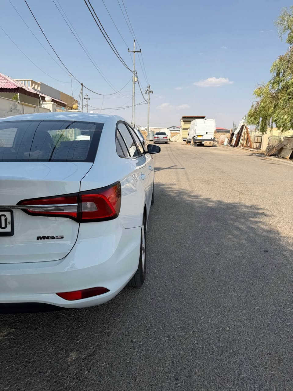 سلام عليكم 
MG5 2022
نص مواصفات بس بسها شاشه و كامره 
عليها منظومة غاز ايطالي جديدة 
بدون صبغ بس بيها ٤ اصابع بارد موضح بالصور 
كير و محرك و تبريد و حدادية و تحويل كلة بالشرط 
مسويلها صيانة لكلشي باتري و تايرات و بلكات
 و نوزلات كلة جديد مال شركة مابيها مصرف ولا دنيار
 مكان السيارة اربيل 
السعر 89 و بيها مجال 
***********
*********** أربيل, العراق
