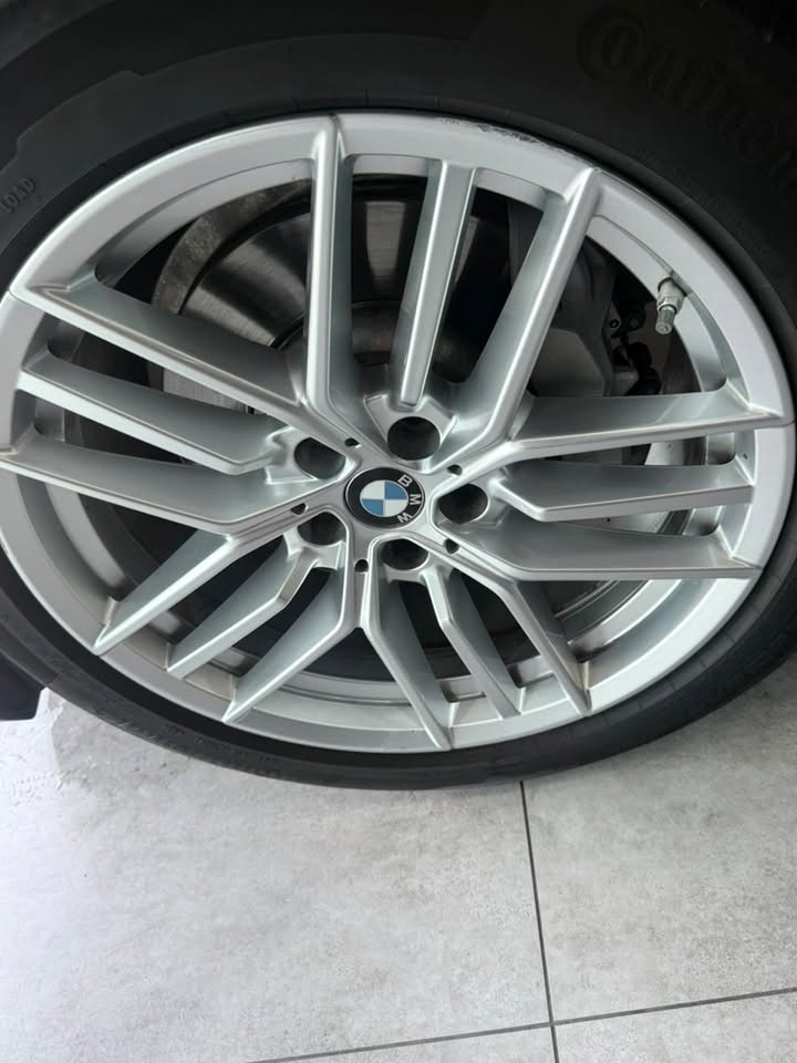 Bmw  530i ( 2025) سیارة كلين تايتل بدون ضبغ و بارد بدون شخط. سيارة مكفولة دعاميية لل دعاميية. ***********

