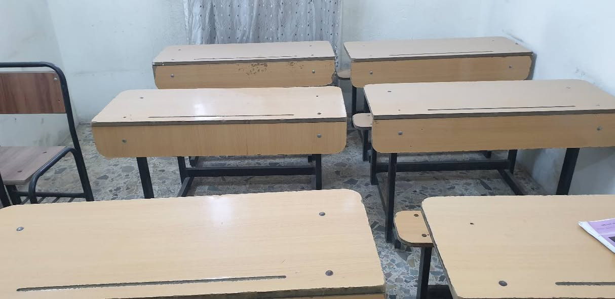 السلام عليكم ورحمة الله وبركاته
أغراض معهد للبيع :

رحلات كبيرة نفرين عدد 12
رحلات صغيرة نفر واحد عدد 16
كرسي جامعي عدد 9

كراسي استل ستيل جلوس رباعية عدد اثنين

كما موضح بالصور أدناه

المكان : بغداد مدينة العبيدي قرب السوق الشعبي 

للتواصل واتساب على الأرقام التالية :

***********
***********
***********

