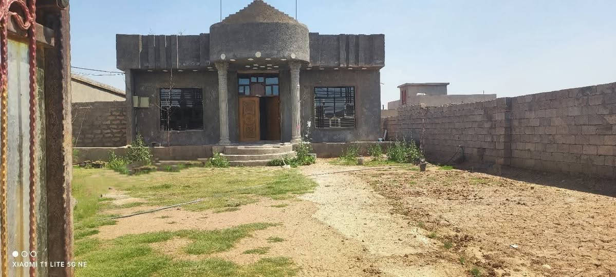 سلام عليكم ورحمه الله وبركاته المنشور معاد بسبب الوعود اخوان اذا ماتشتري لا دكول امسح المنشور وتاخذلك  كم يوم وتغلق تلفونك بيت للبيع مساحه 560متر كامل خدمات عنوان بغداد تقاطع النهروان شارع المجزرة نزله المصلخ يبعد عن الشارع العام 500متر  جنس العقار 35 زراعي سعر جدا مناسب 65 بي مجال لانو مستعجل على بيعه ***********
