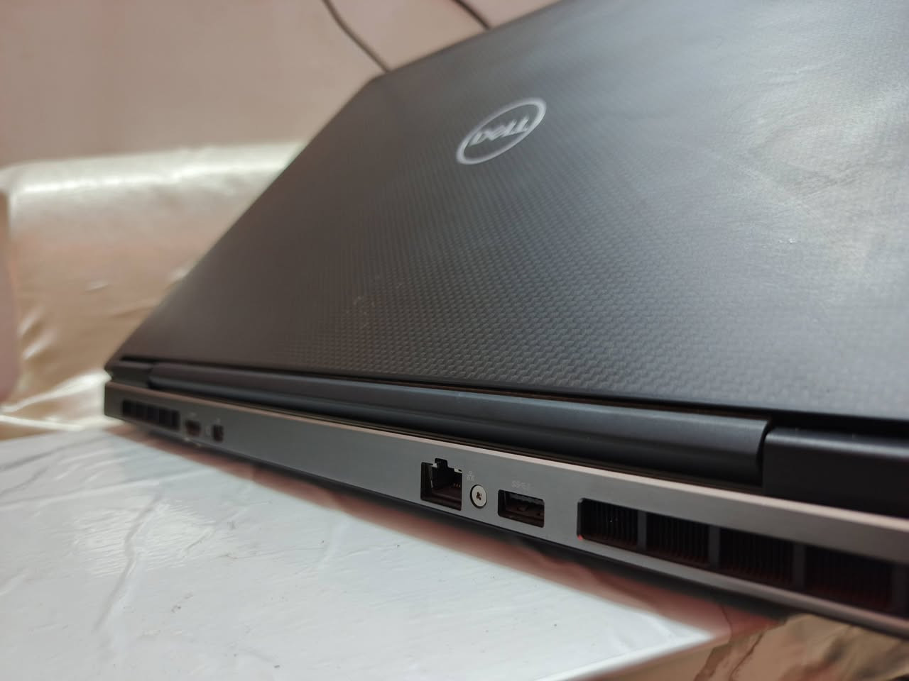 السلام عليكم لابتوب dill precision 7730
المواصفات 

كرت شاشه خارجي نيفيديا Quadro P3200

كرت شاشه مدمج انتل UHD Graphics 630

المعالج انتل core i7-8850 H فئه الـ H

الرام 16 غيغابايت DDR4

الذاكرة  ssd 512 m.2

كيبورد عربي انكليزي ضوئي 

الملحقات 

 🎁جنطه 

🎁 ماوس 

🎁 ماوس باد 

يفيد للالعاب والتصاميم والعمل الثقيل 

العنوان كربلاء حي السومر الثانيه للاستفسار خاص او الاتصال على *********** متوفر واتساب

