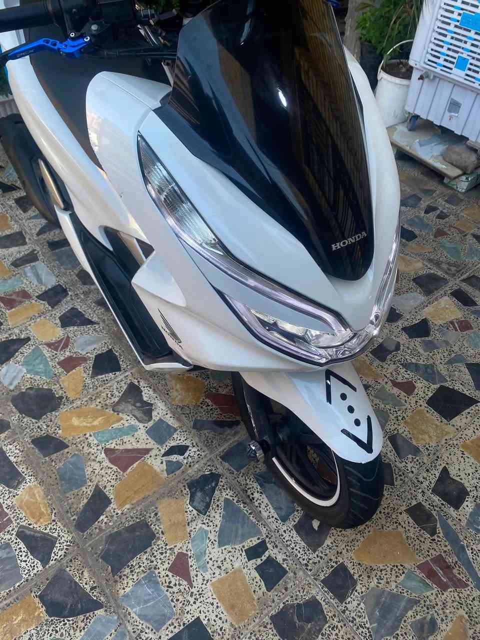 سلام عليكم دراجه pcx جيل ثالث دراجه نضيفه وكلشي شغال حساس ازدحام حساس استان سعر 14ونص العنوان بغداد الحسينيه ***********
