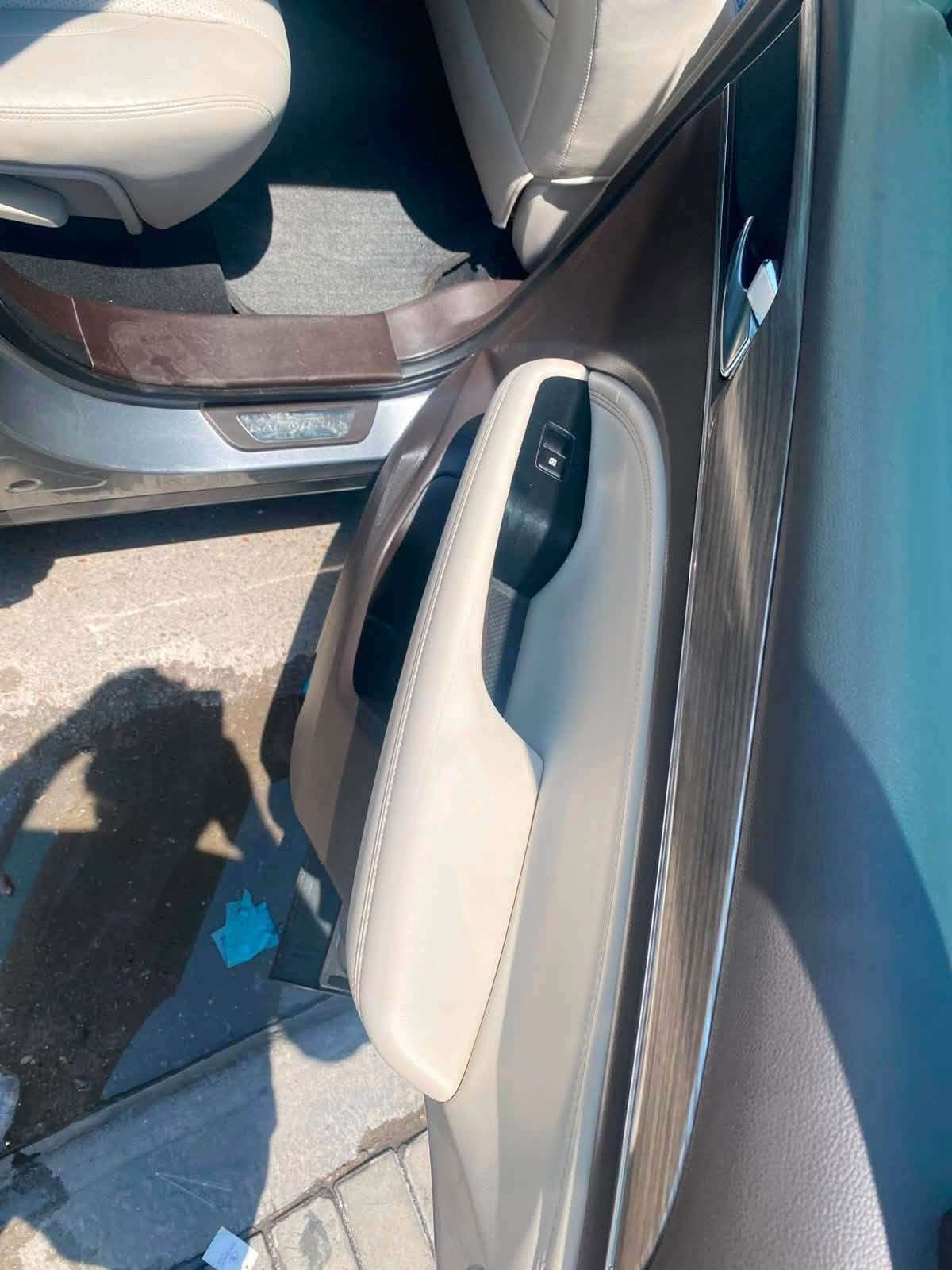 السلام عليكم
GAC/GS5 2021 

السيارة نضيفة و جديدة بمعنى الكلمه

بيها بس باب صبغ 

ماشية 140 الف 

السيارة فول للأخير 1/1

1- بصمة

2-بانوراما

3-كشنات جلد ابيض مميز 

4-شاشة 

5-لايت عدسات 

6-بك لايت ولايت لد

7-تبريد خلفي 

8-كشنات كهرباء 

9- سبورت + نورمال + ايكو 

10-كشافات 

وباقي المواصفات المعروفة 

مكاني بغداد حي الاعلام 

السعر 120 وبيها مجال بسيط 

📞***********
