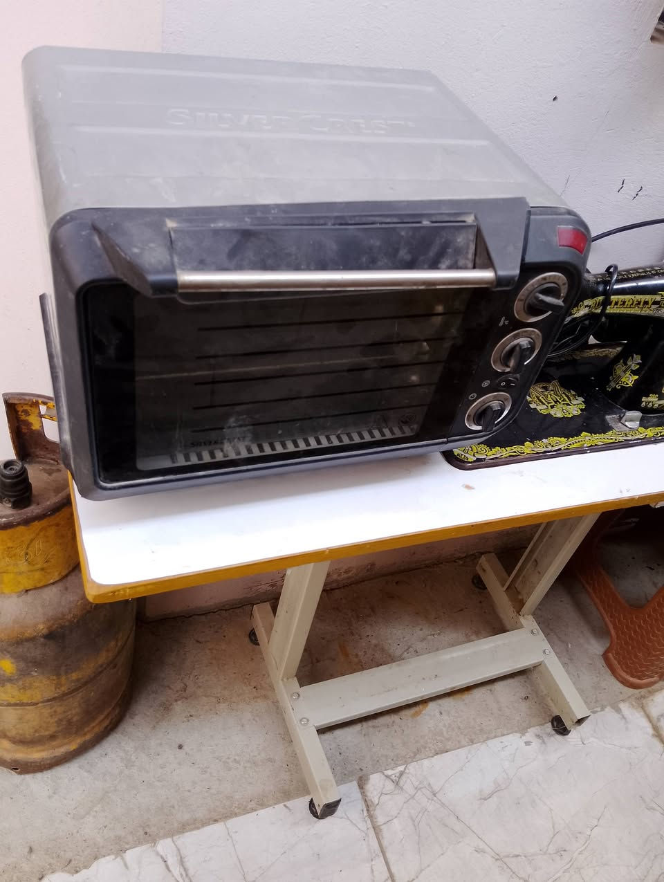 اغراض بيت للبيع المكان يم جسر خرنابات اي استفسار ***********
