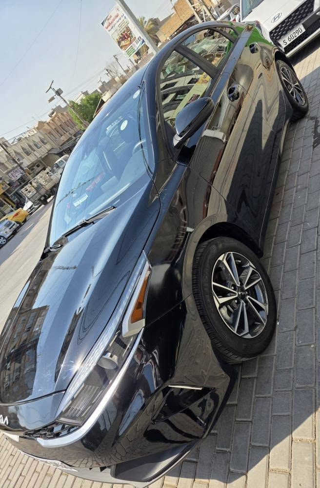 السلام عليكم #للبيع كيا فورتي 2024 وارد امريكي مواصفات lx  
3KPF24AD9RE732175 رقم الشاصي
رقم اربيل جديد سنوية جديدة تحويل ثاني يوم
حادثهة جاملغ وبنيد بدون دواخل
ماشية 30 الف
سيارة جديدة وجاهزة
مواصفات السيارة:
مكينة 2000 دوش المرغوب
شاشة وكامرة
تحكم ستيرن جهتين
درايف مود وضعيات قيادة
تبريد وتدفئة خير من الله
رادار امامي وخلفي وجانبي
مثبت سرعة تفاعلي
نقطة عمياء بالمري
مانع تزحلق
ومواصفات البقية المعروفة
مكان السيارة:بغداد سبع ابكار
السعر: 132 وبيهة مجال بسيط
للاتصال: *********** بغداد, العراق
