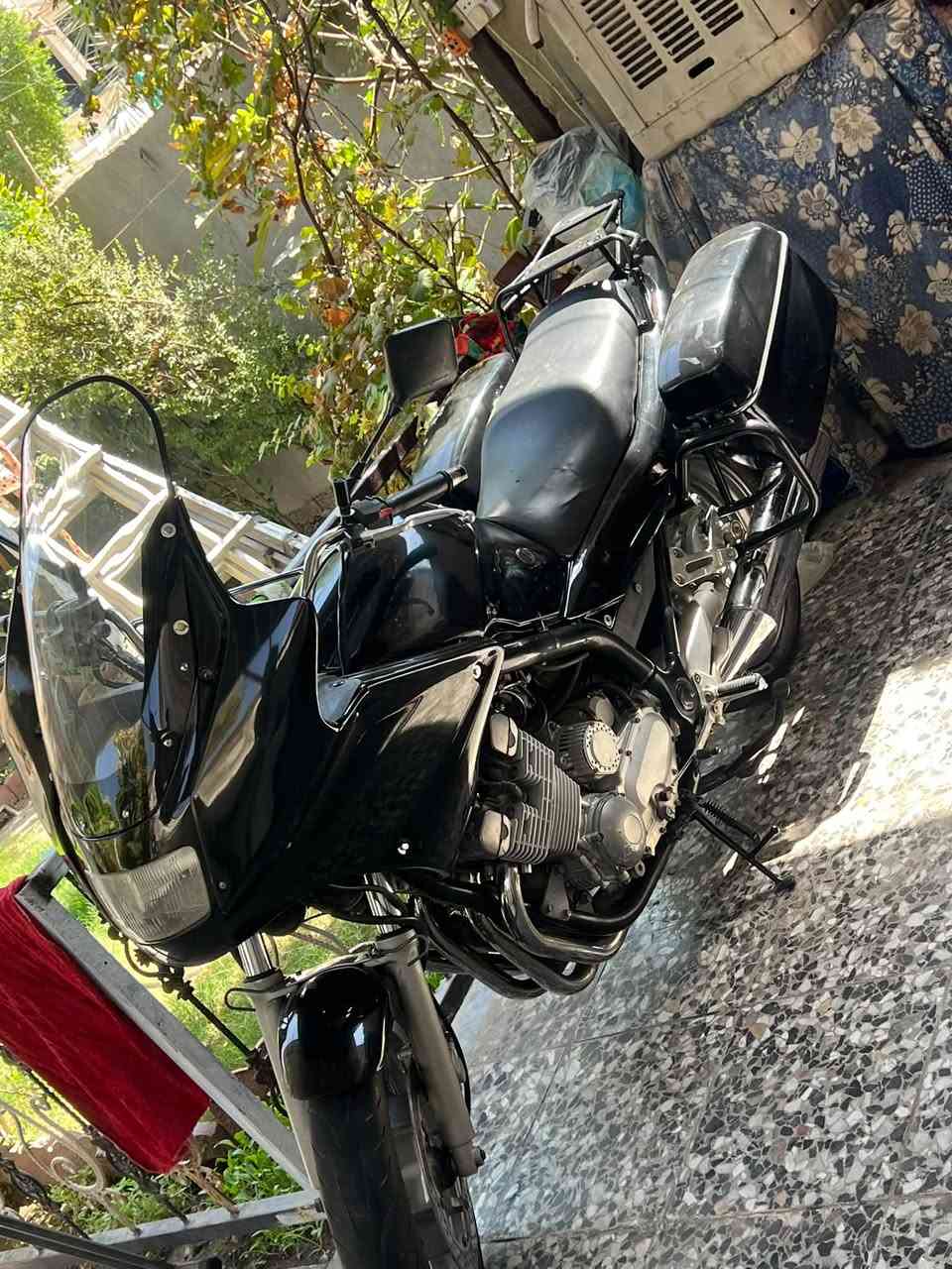 السلام عليكم
ياماها مرور مزوده بوليسي غراض اصليات 

محرك بلچيس بدون صوت زنجيل 

كفاله عامه وجاهزه الدراجه تخم تاير جديد

مكانها بغداد الزعفرانيه 

الشراي يجي ويشوفها ماارد على الخاص مامتواجد

السعر 18$

 ***********
