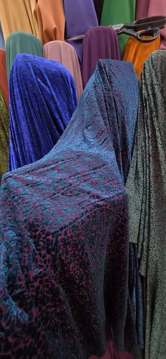 برنوت فساتين 👗 ودراعات 
ديالى/ المقداديه/ السوك القديم 
للحجز ***********
