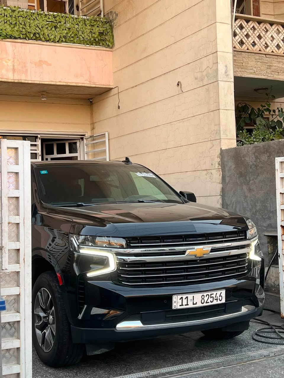 السلام عليكم
تاهو 2022
وارد أمريكي
مواصفات LT واحد ع واحد عدا الداتاشو 
والدوس مو كهرباء 
 السياره ما ماشيه بالعراق فقط امريكا 
دخولها جديد كتاب دبلوماسي 
رقم بغداد تحويل ثاني يوم 
حادثها بابتين مبدلات نفس اللون اصليه 
والقديمات موجودات وصور الحادث مرفقه مع الصور
السعر : 413$ورقه
المكان بغداد العامريه 
للاستفسار :: ***********
